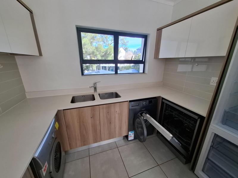 To Let 2 Bedroom Property for Rent in Paardevlei Western Cape
